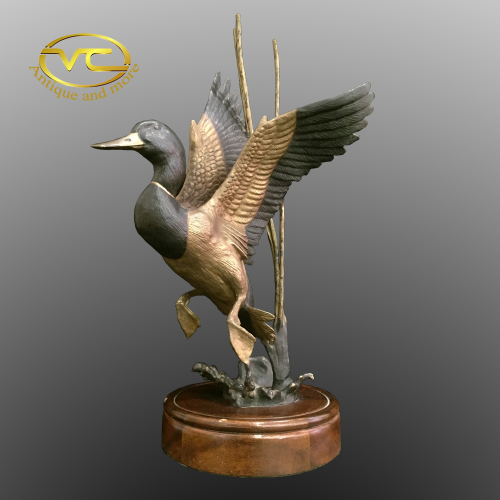 Tượng vịt trời bay lên